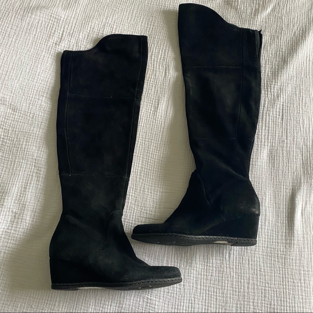 Suede boots